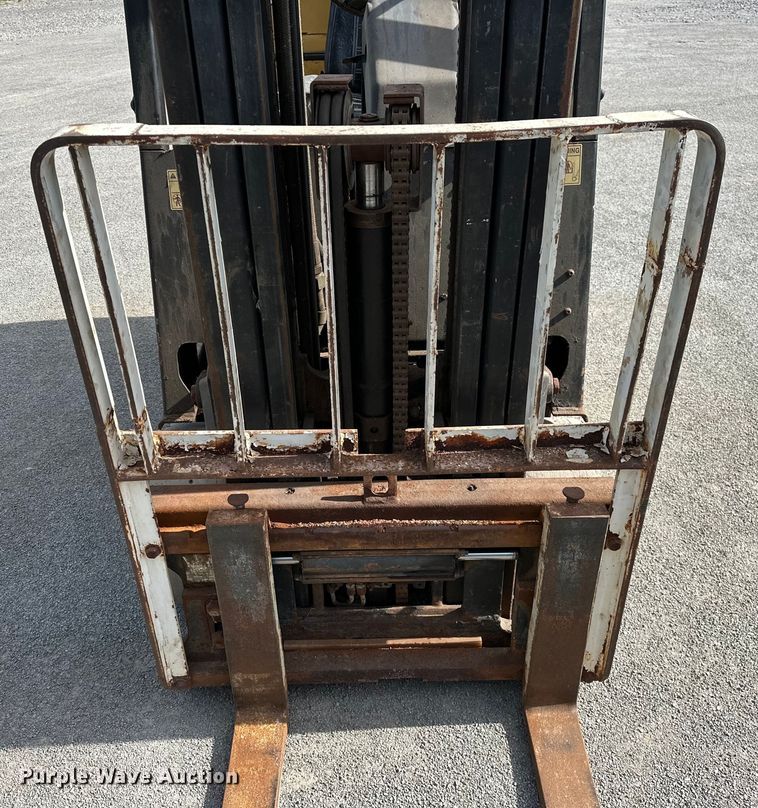 image for item NR9985 1997 Yale GLC035AFNUAE082 forklift