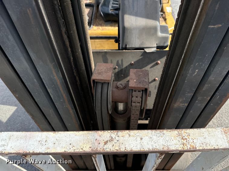 image for item NR9985 1997 Yale GLC035AFNUAE082 forklift