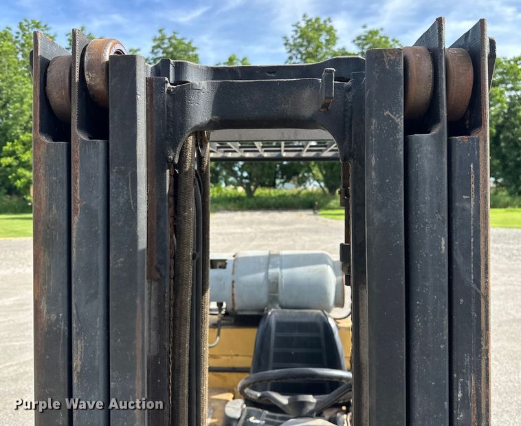 image for item NR9985 1997 Yale GLC035AFNUAE082 forklift