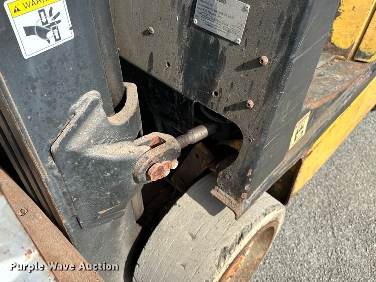 image for item NR9985 1997 Yale GLC035AFNUAE082 forklift