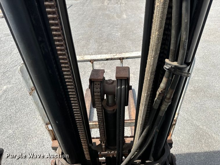 image for item NR9985 1997 Yale GLC035AFNUAE082 forklift