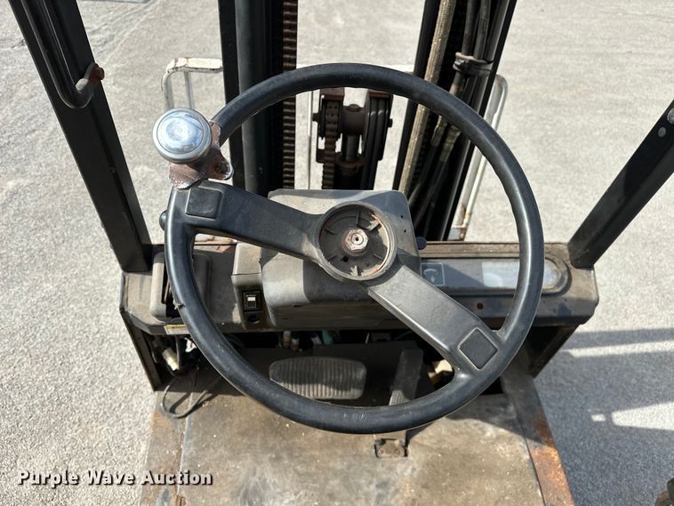 image for item NR9985 1997 Yale GLC035AFNUAE082 forklift