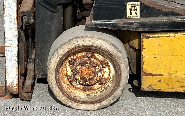image for item NR9985 1997 Yale GLC035AFNUAE082 forklift