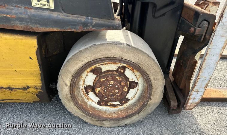 image for item NR9985 1997 Yale GLC035AFNUAE082 forklift
