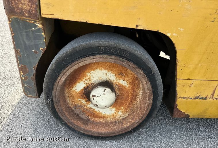 image for item NR9985 1997 Yale GLC035AFNUAE082 forklift