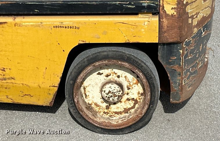 image for item NR9985 1997 Yale GLC035AFNUAE082 forklift