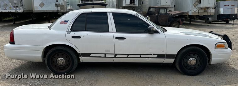 image for item NR9989 2008 Ford Crown Victoria  
