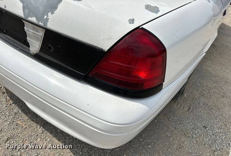 image for item NR9989 2008 Ford Crown Victoria  