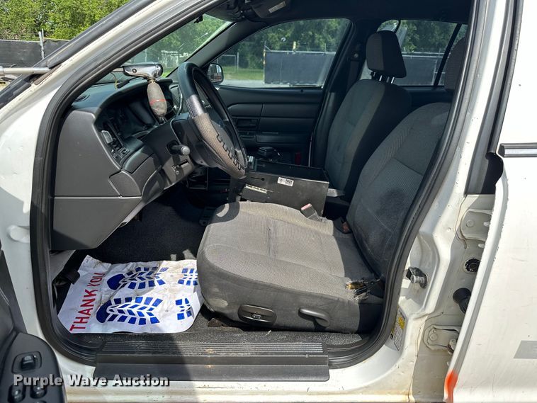 image for item NR9989 2008 Ford Crown Victoria  