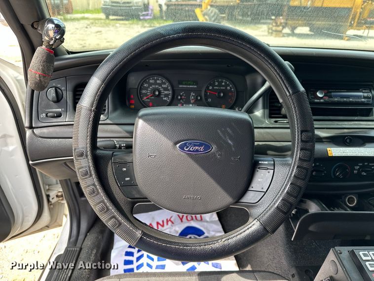 image for item NR9989 2008 Ford Crown Victoria  