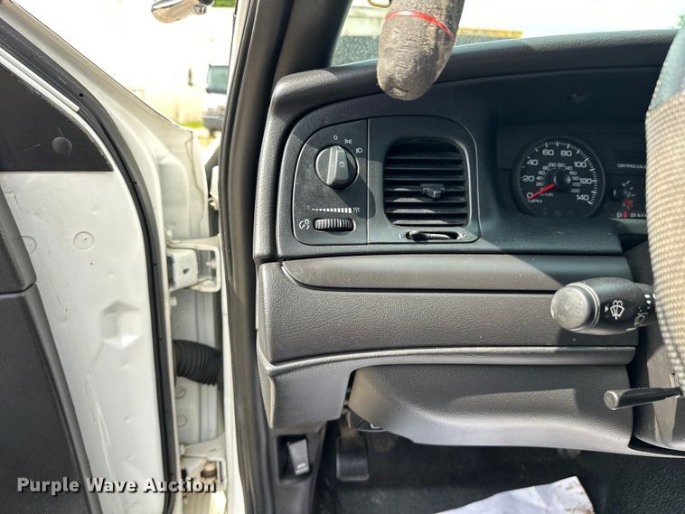 image for item NR9989 2008 Ford Crown Victoria  