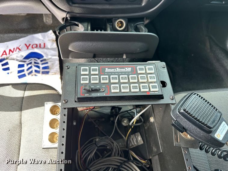 image for item NR9989 2008 Ford Crown Victoria  