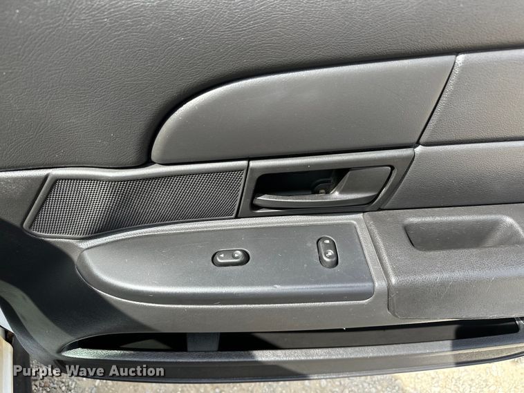 image for item NR9989 2008 Ford Crown Victoria  