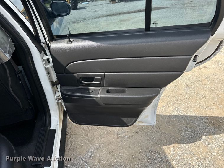 image for item NR9989 2008 Ford Crown Victoria  