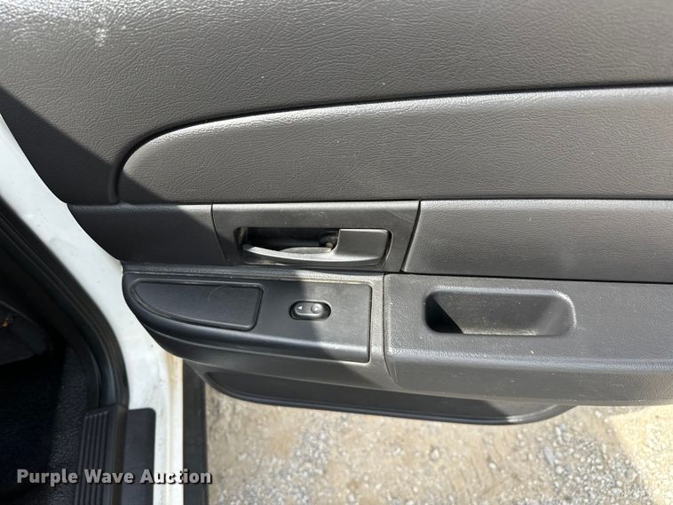 image for item NR9989 2008 Ford Crown Victoria  