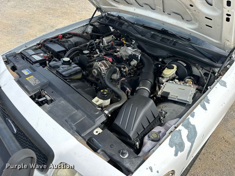 image for item NR9989 2008 Ford Crown Victoria  