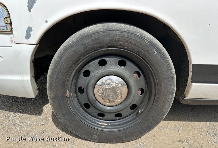 image for item NR9989 2008 Ford Crown Victoria  