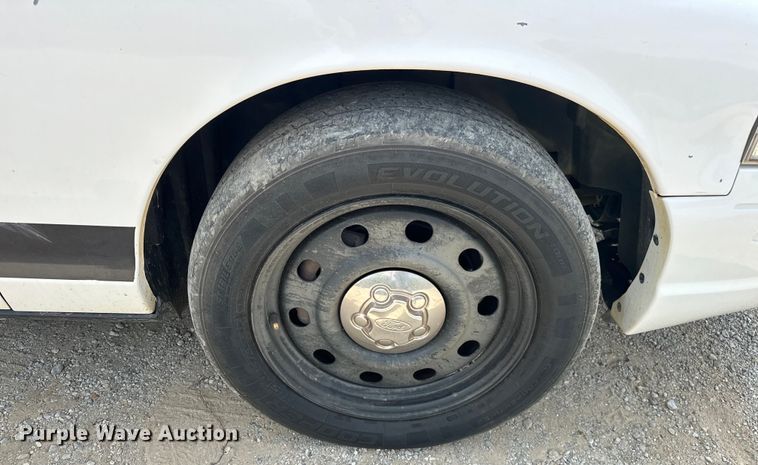 image for item NR9989 2008 Ford Crown Victoria  