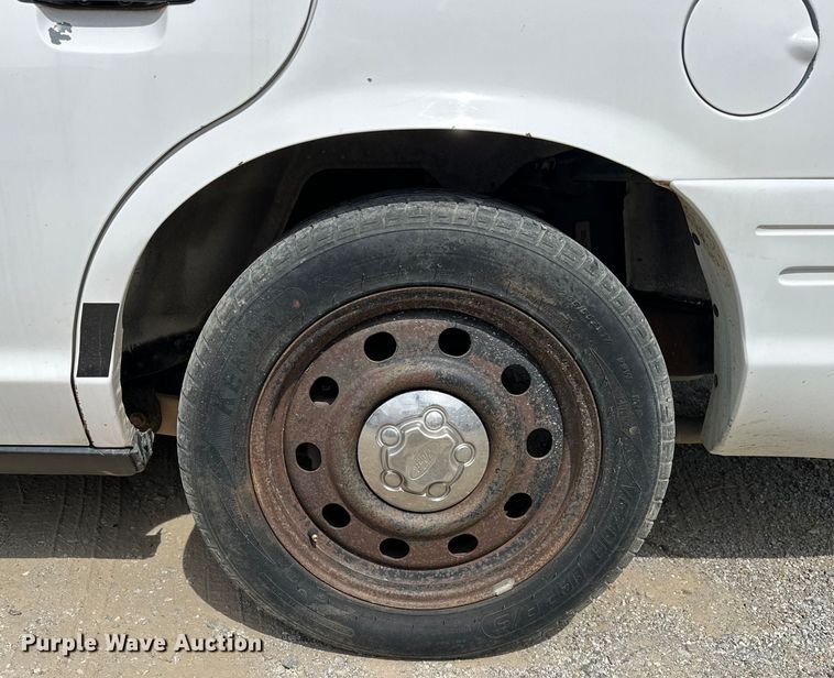 image for item NR9989 2008 Ford Crown Victoria  