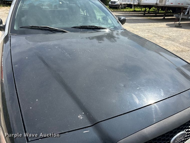 image for item NR9990 2007 Ford Crown Victoria  