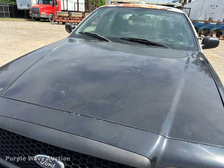 image for item NR9990 2007 Ford Crown Victoria  