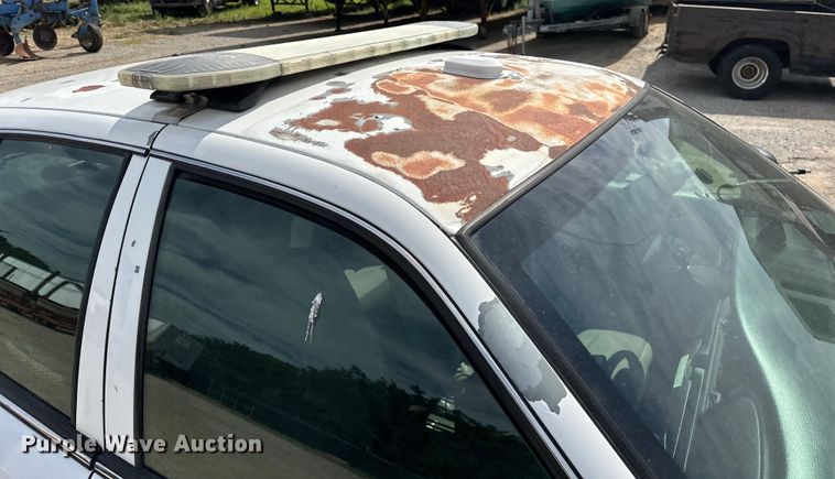 image for item NR9990 2007 Ford Crown Victoria  