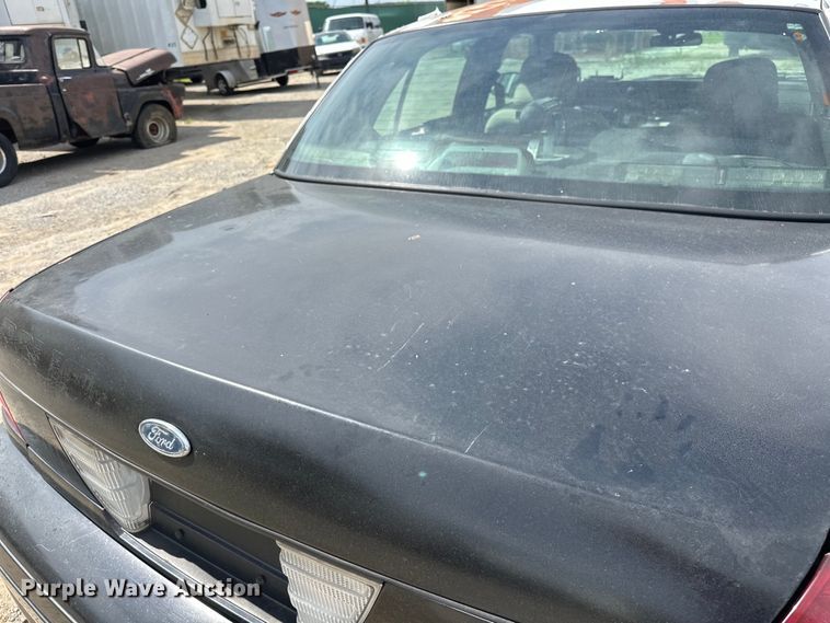 image for item NR9990 2007 Ford Crown Victoria  