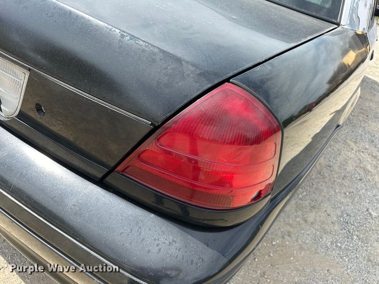 image for item NR9990 2007 Ford Crown Victoria  