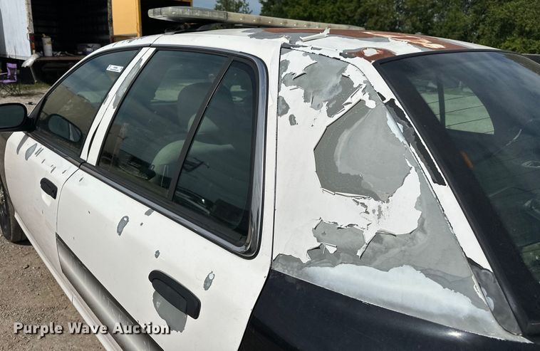 image for item NR9990 2007 Ford Crown Victoria  