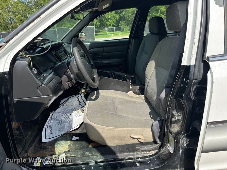 image for item NR9990 2007 Ford Crown Victoria  