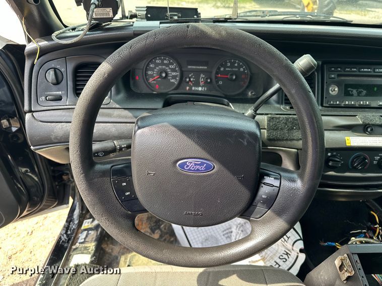 image for item NR9990 2007 Ford Crown Victoria  