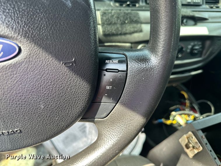 image for item NR9990 2007 Ford Crown Victoria  