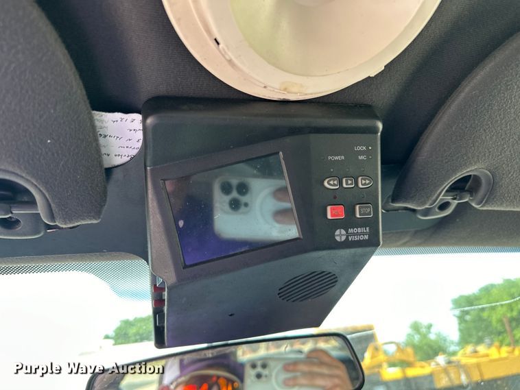 image for item NR9990 2007 Ford Crown Victoria  