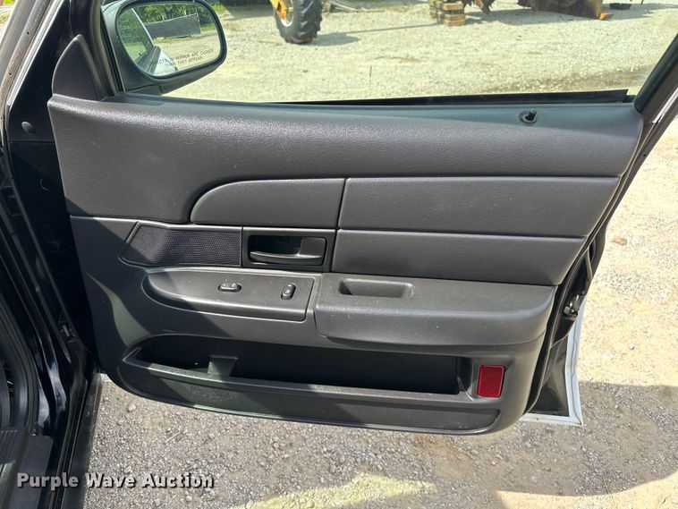 image for item NR9990 2007 Ford Crown Victoria  