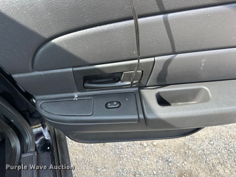 image for item NR9990 2007 Ford Crown Victoria  