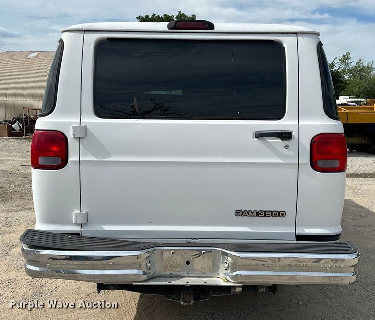 image for item NR9992 2002 Dodge  Ram Wagon B3500 van