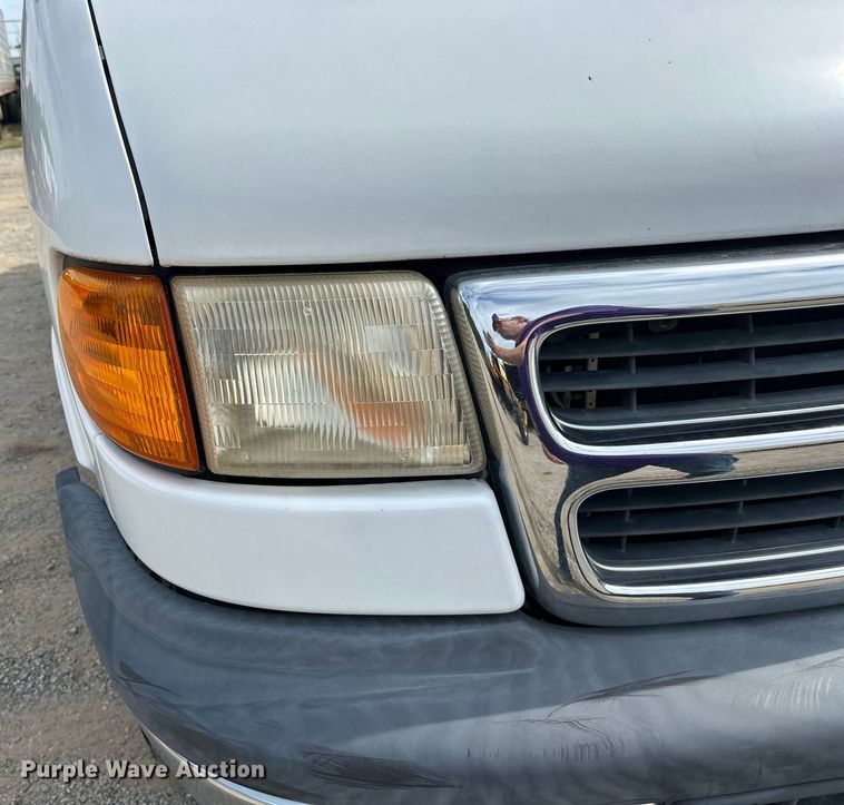 image for item NR9992 2002 Dodge  Ram Wagon B3500 van