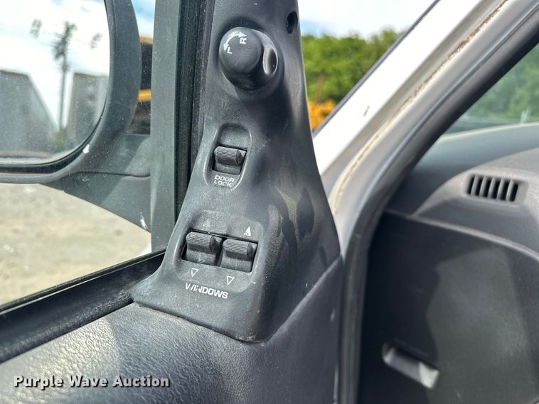 image for item NR9992 2002 Dodge  Ram Wagon B3500 van