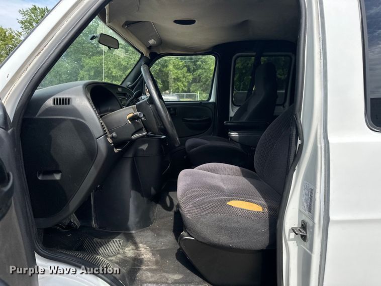 image for item NR9992 2002 Dodge  Ram Wagon B3500 van