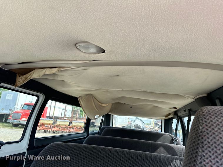 image for item NR9992 2002 Dodge  Ram Wagon B3500 van