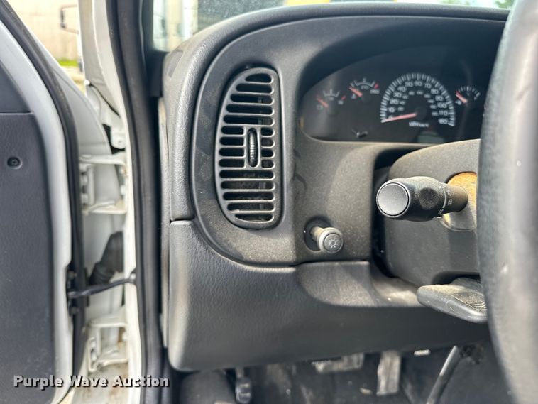 image for item NR9992 2002 Dodge  Ram Wagon B3500 van