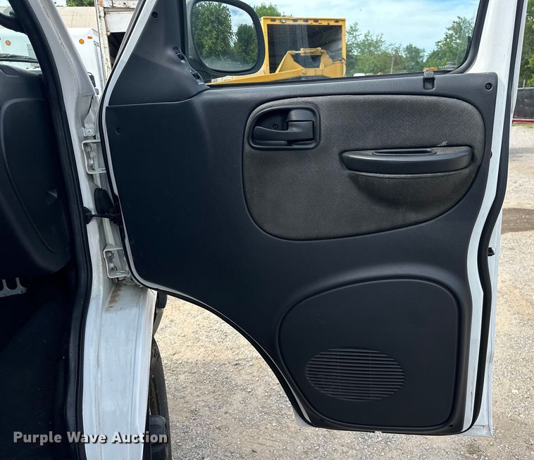 image for item NR9992 2002 Dodge  Ram Wagon B3500 van
