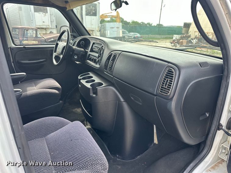 image for item NR9992 2002 Dodge  Ram Wagon B3500 van