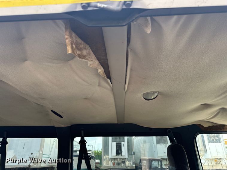 image for item NR9992 2002 Dodge  Ram Wagon B3500 van