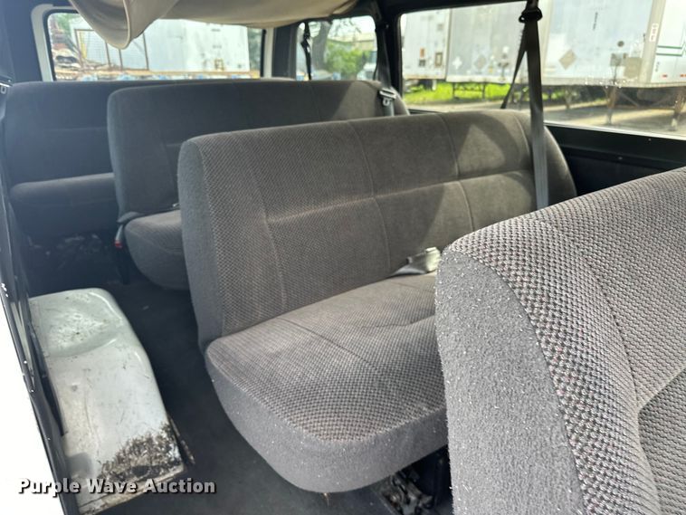 image for item NR9992 2002 Dodge  Ram Wagon B3500 van