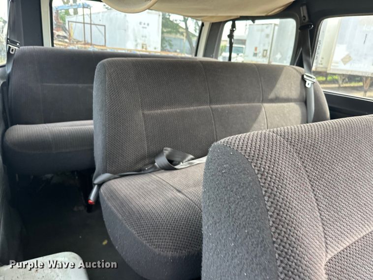 image for item NR9992 2002 Dodge  Ram Wagon B3500 van