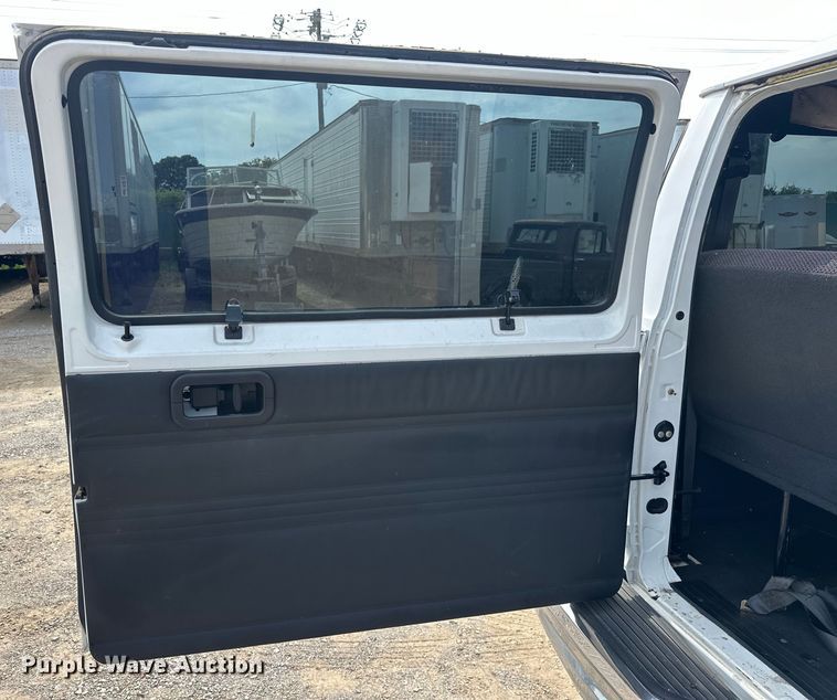 image for item NR9992 2002 Dodge  Ram Wagon B3500 van