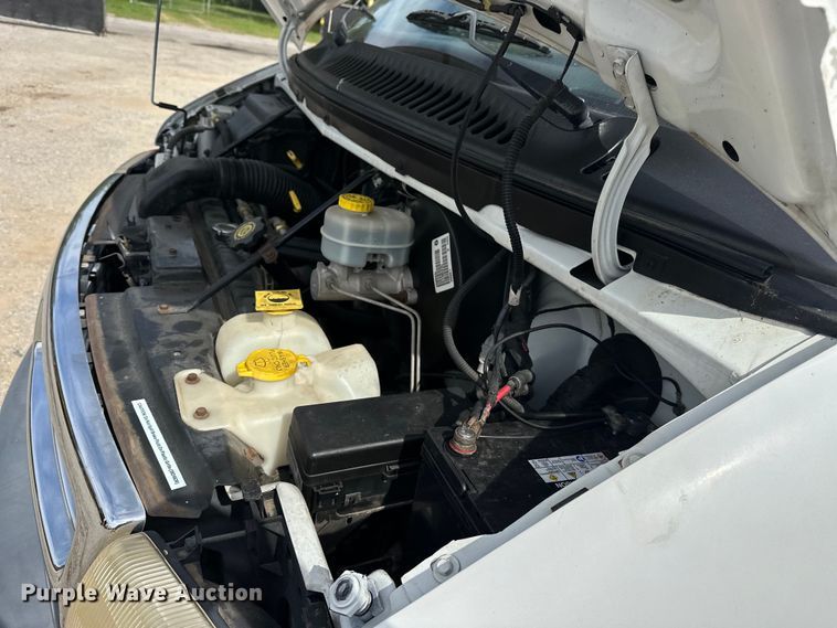 image for item NR9992 2002 Dodge  Ram Wagon B3500 van