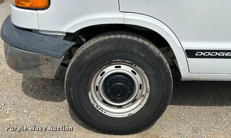 image for item NR9992 2002 Dodge  Ram Wagon B3500 van