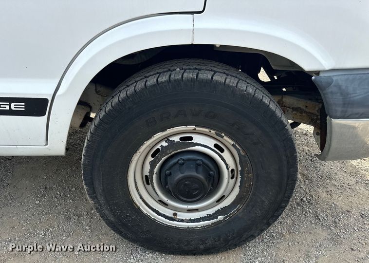 image for item NR9992 2002 Dodge  Ram Wagon B3500 van